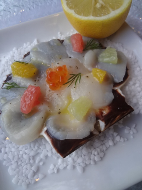 Carpaccio de saint-jacques aux agrumes © GP