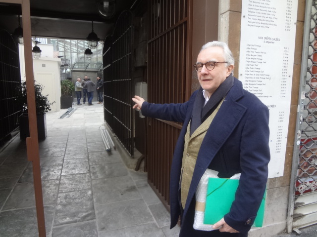 Alain Ducasse devant son atelier © GP
