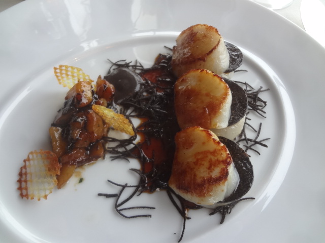 Saint jacques contisée aux truffes © GP