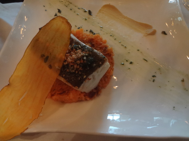 Cabillaud, pesto-coriandre et semoule © GP