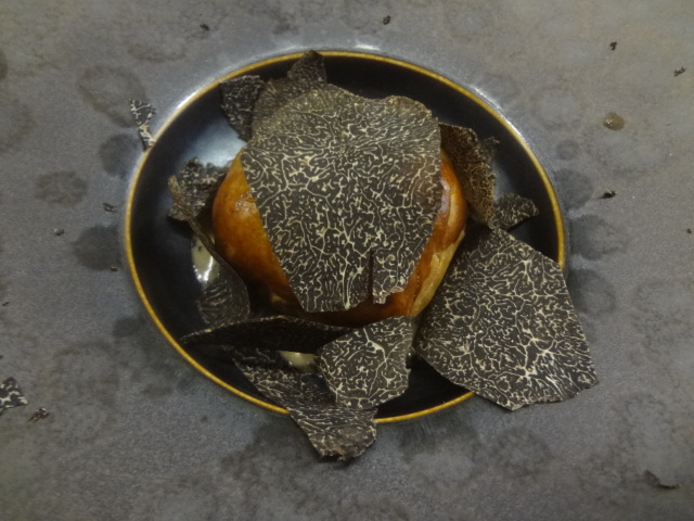 Feuilletée aux truffes © GP