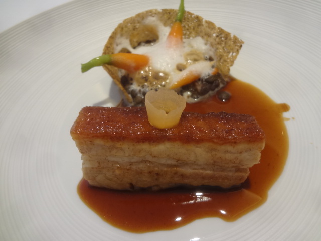 Lard de cochon confit aux lentilles du Puy © GP
