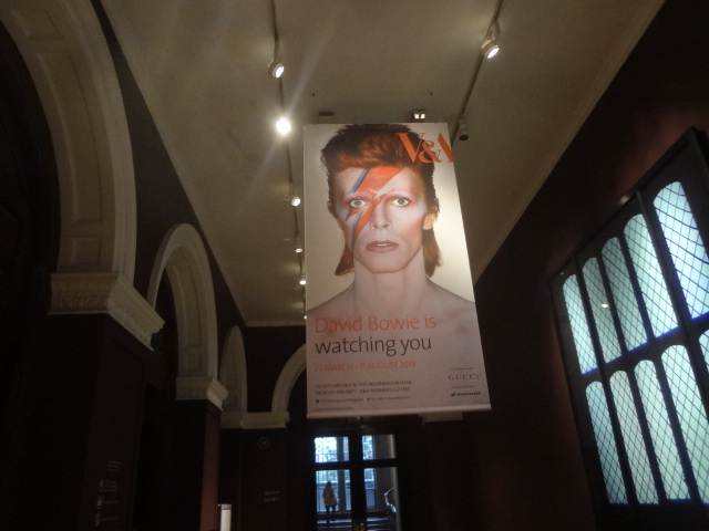 David Bowie, entrée de l'expo © GP