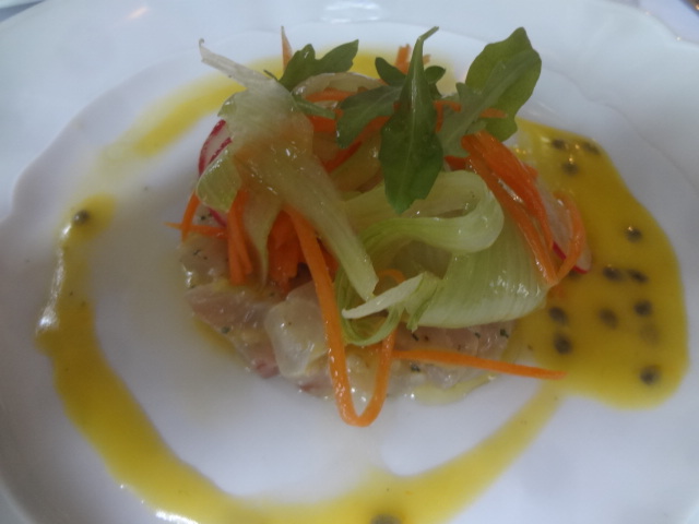Tartare de daurade et vinaigrette au fruit de la passion © GP