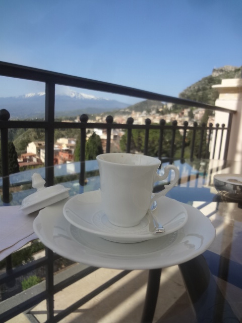 Un café en terrasse © GP