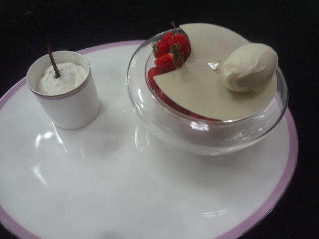 Fraises et glace vanille © GP