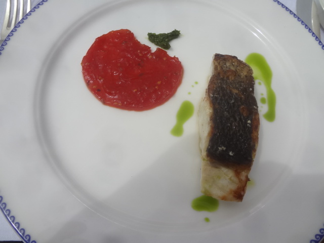 Loup sur le grill © GP