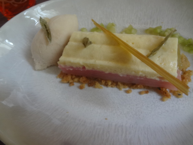 Entremet à la rhubarbe © GP