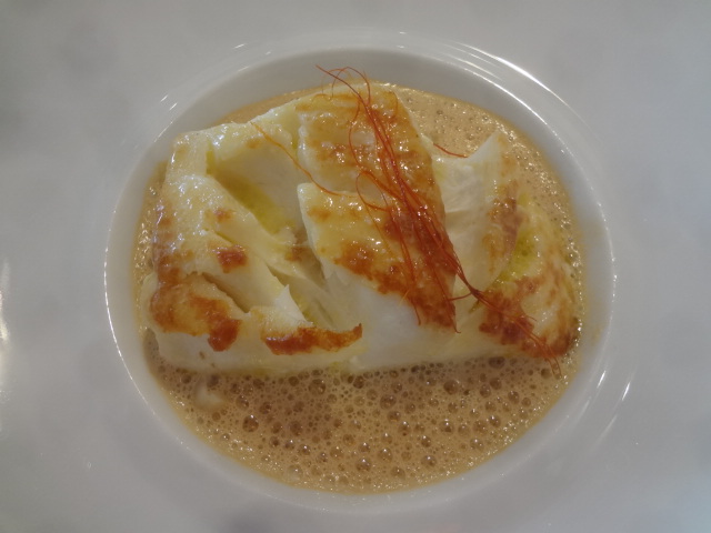 Cabillaud à la fondue de poireaux et jus de coquillage © GP