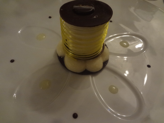 Mousse d'ananas, coeur passion © GP