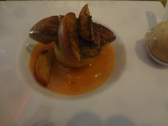 Foie gras, gnocchi et pêche © GP