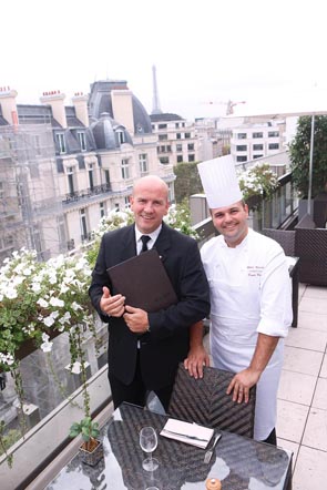 Dorian Wicart le chef et le maître d'hôtel Yves le Pézeron  © Maurice Rougemont
