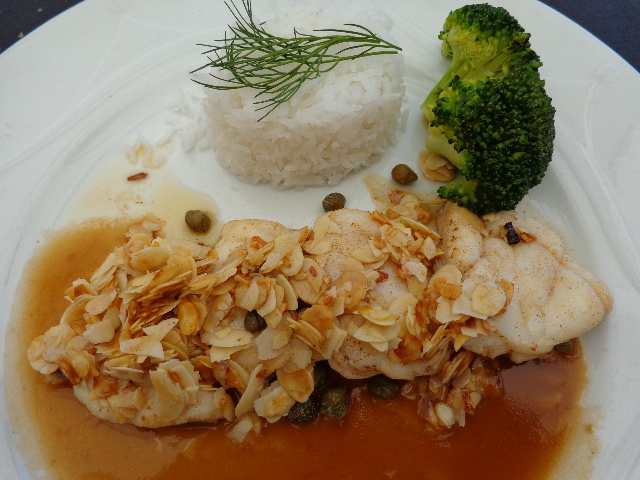 Lotte aux amandes et jus de veau © GP