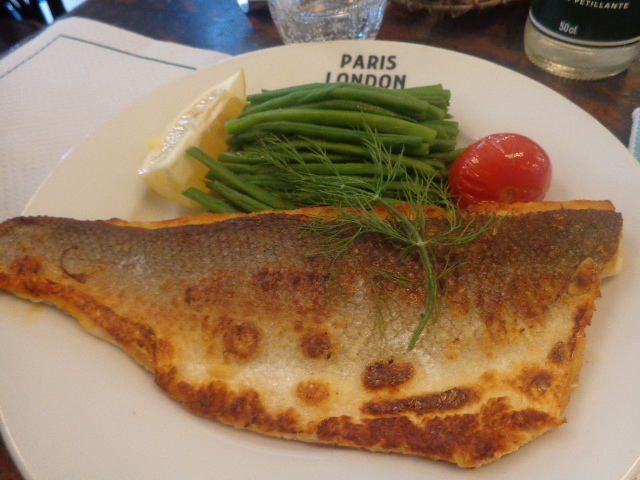 Bar et haricots verts © GP