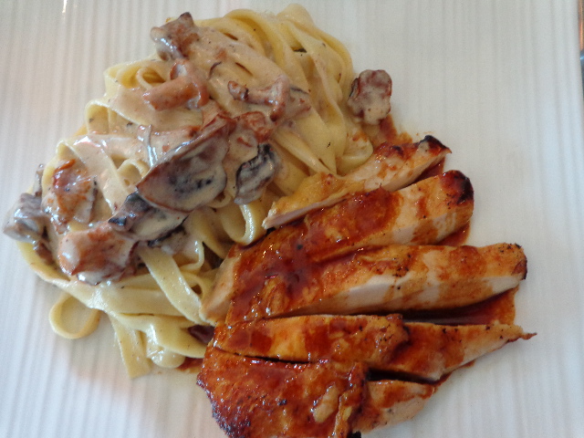 Poulet jaune et pâtes fraîches © GP