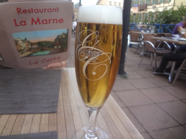 Une bière au bord du canal © GP