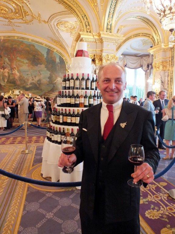 Noël Bajor, le sommelier du Louis XV © AA