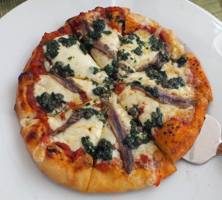 Pizza aux anchois et pistou © AA