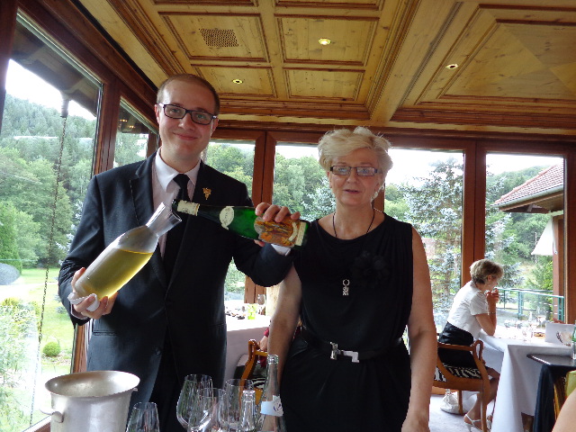 L'un des sommeliers et Cathy Klein © GP