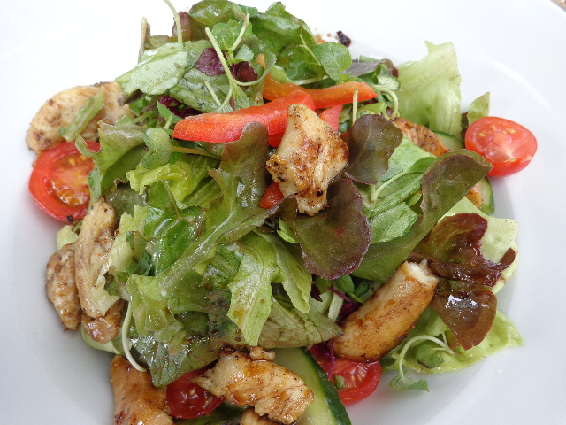Salade au poulet © GP