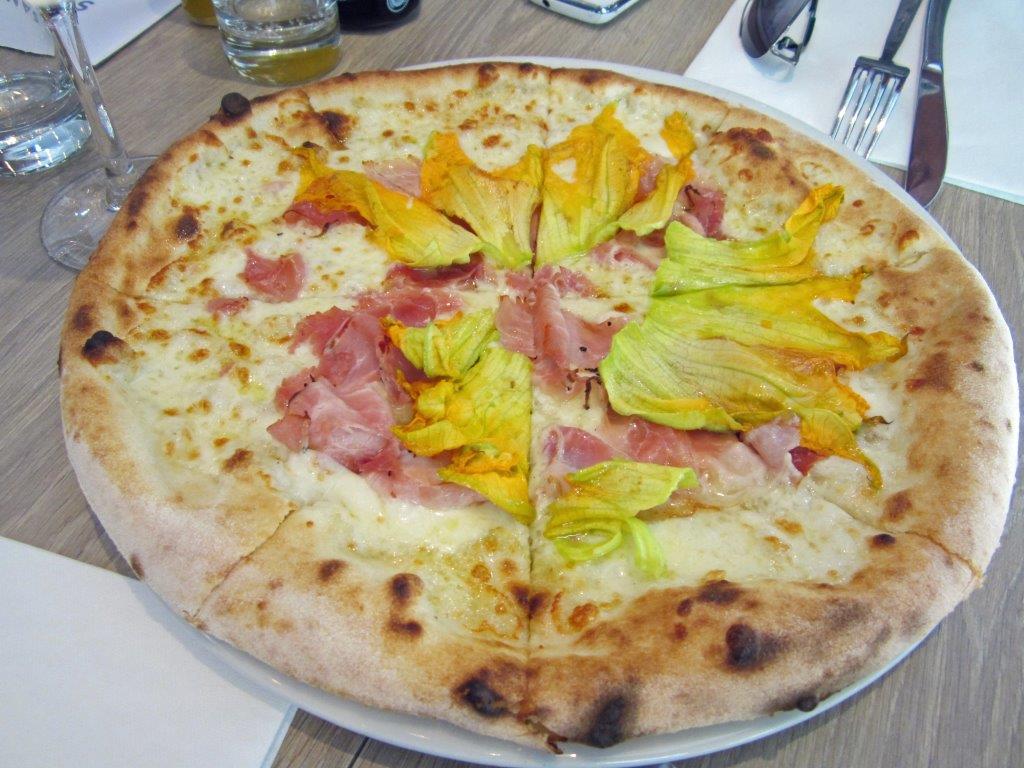 Pizza Mama Mia © AA