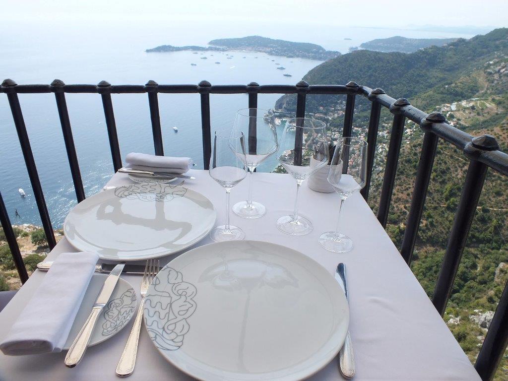 Balcon sur la mer © AA