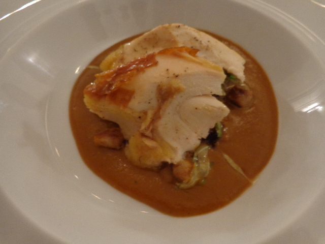 Poularde, gentiane et choux © GP