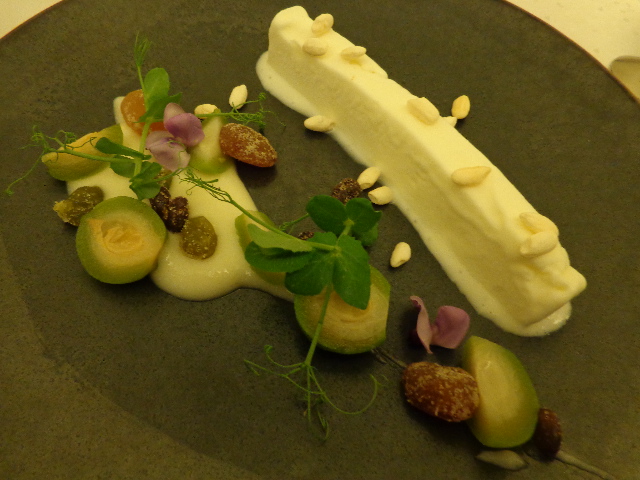Sorbet saké, crème de riz, pêche confite © GP