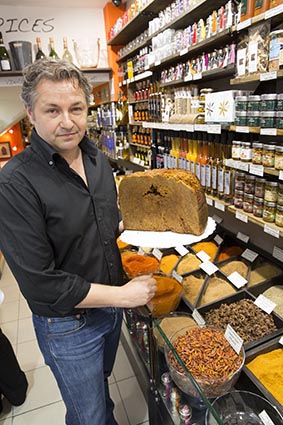 Philippe et son pain d'épice  © Maurice Rougemont