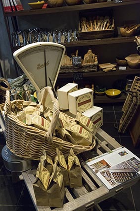 La boutique © Maurice Rougemont