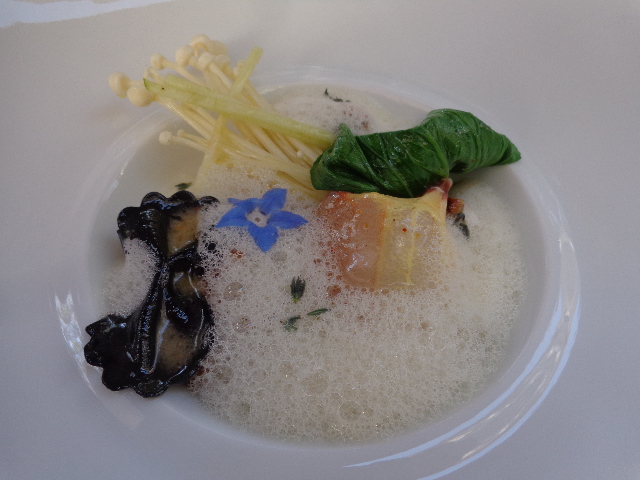 Pince de crabe et enokis © GP