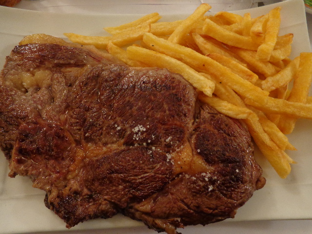 Entrecôte, frites © GP