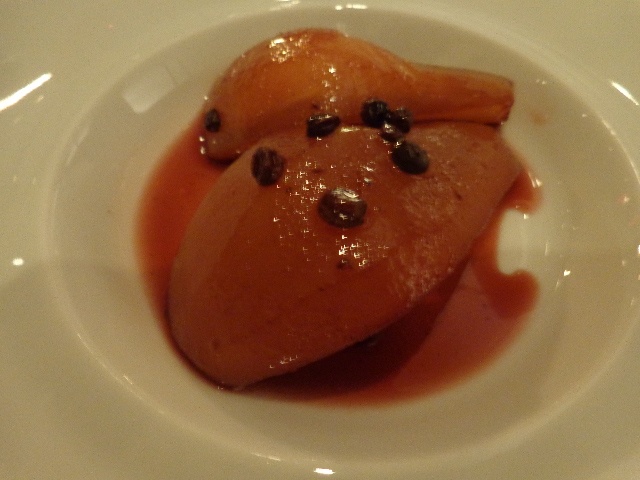 Poire poche aux raisins de Corinthe © GP