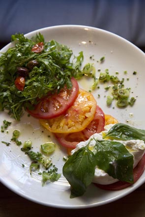 Burratina et tomate © Maurice Rougemont