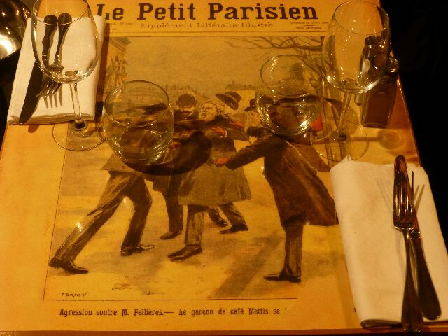 Une table © DC