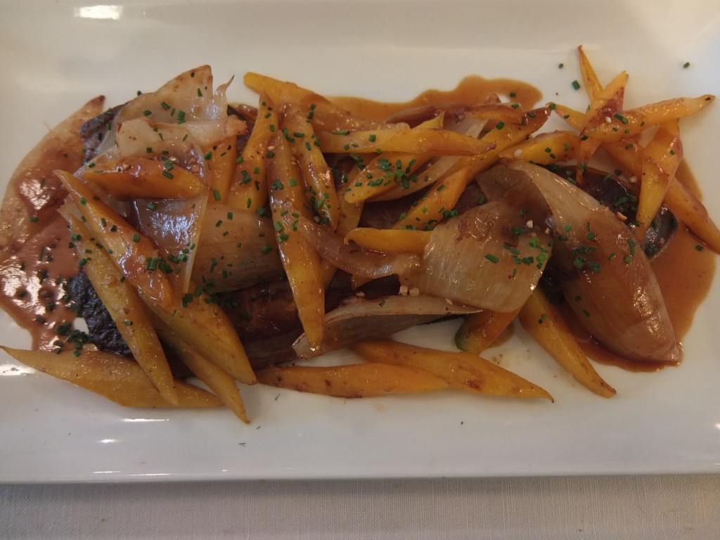 Foie de veau aux oignons et carottes © GP