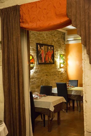 Décor © Maurice Rougemont