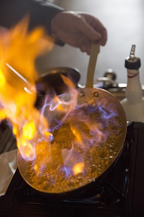 Flambage en salle © Maurice Rougemont