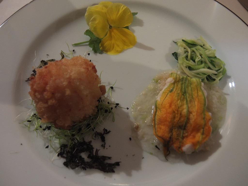 Fleur de courgette au tourteau © GP