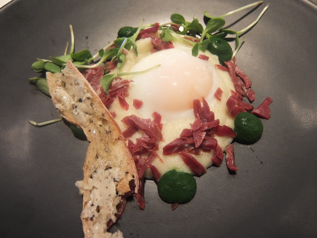 Oeuf poché aux topinambours © GP