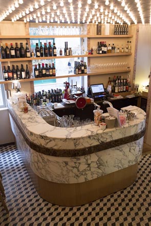 Le comptoir d'entrée © Maurice Rougemont