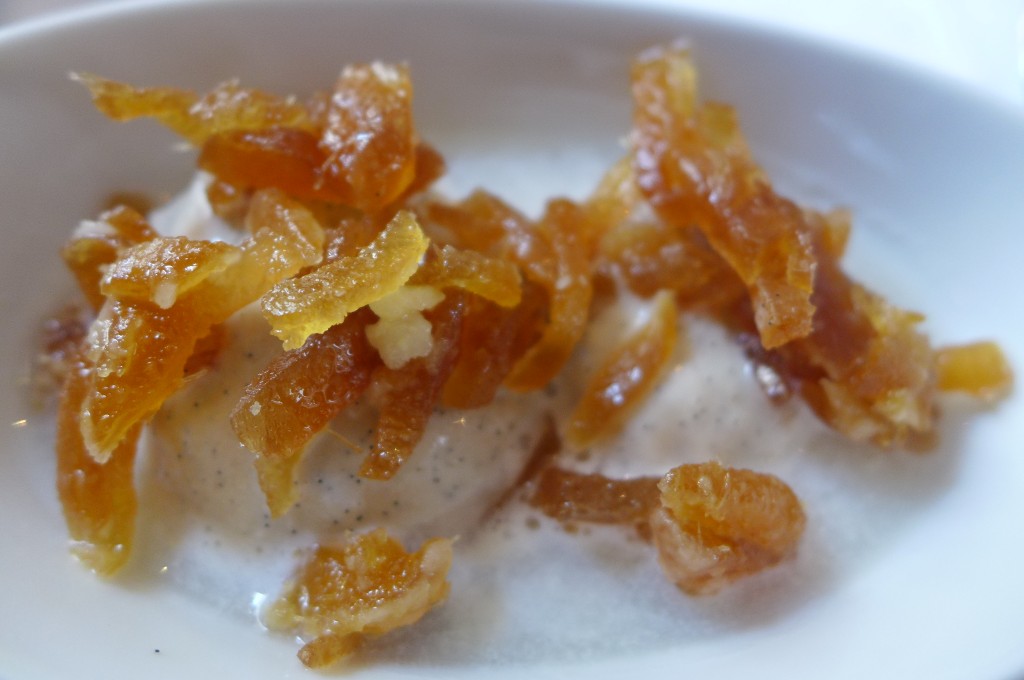 Glace vanille au gingembre confit © GP