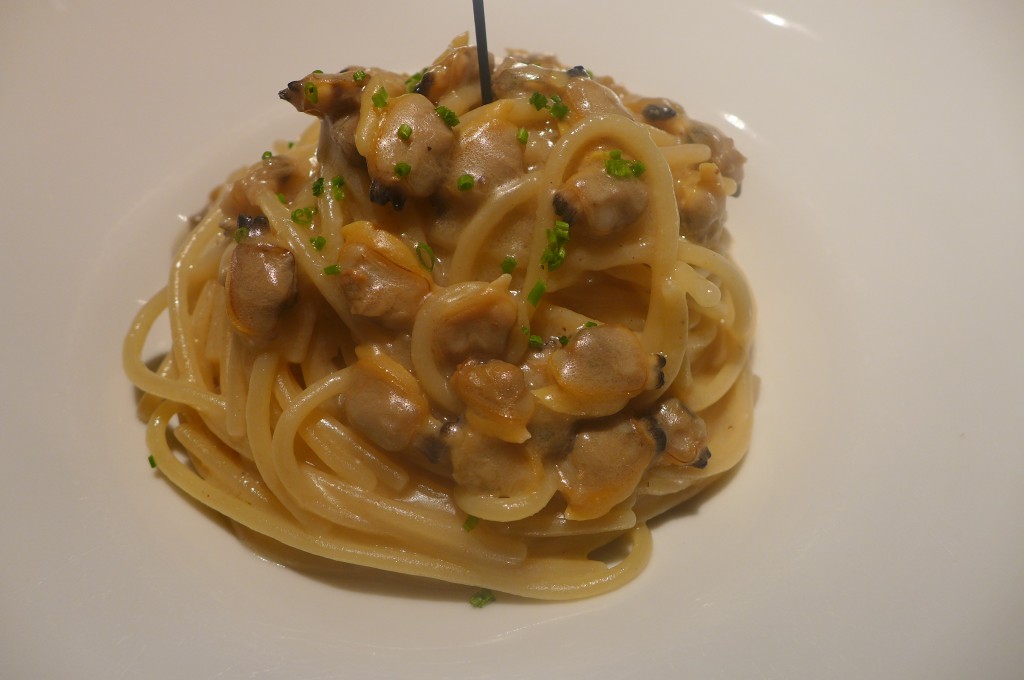 Spaghetti aux oignons et fruits de mer © GP
