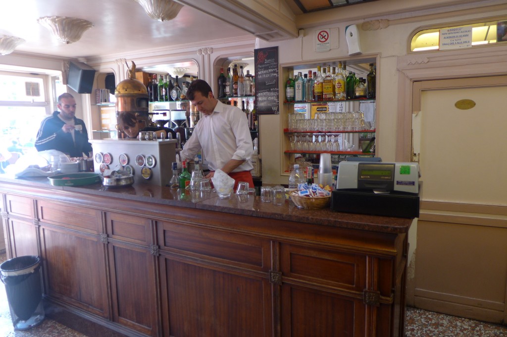 Au comptoir © GP