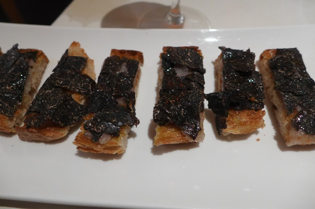 Toasts aux truffes et lard de Colonnata © GP