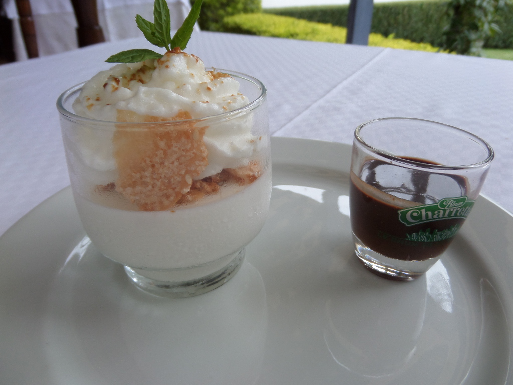 Blanc-manger au lait de coco © GP