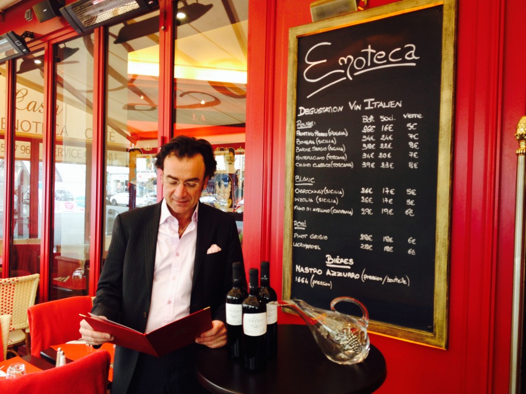 Sergio en son Enoteca © GP