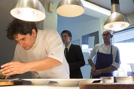 En cuisine © Maurice Rougemont