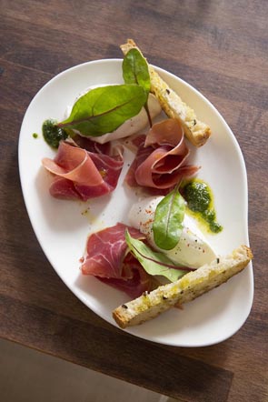 Mousse de chèvre au serrano © Maurice Rougemont