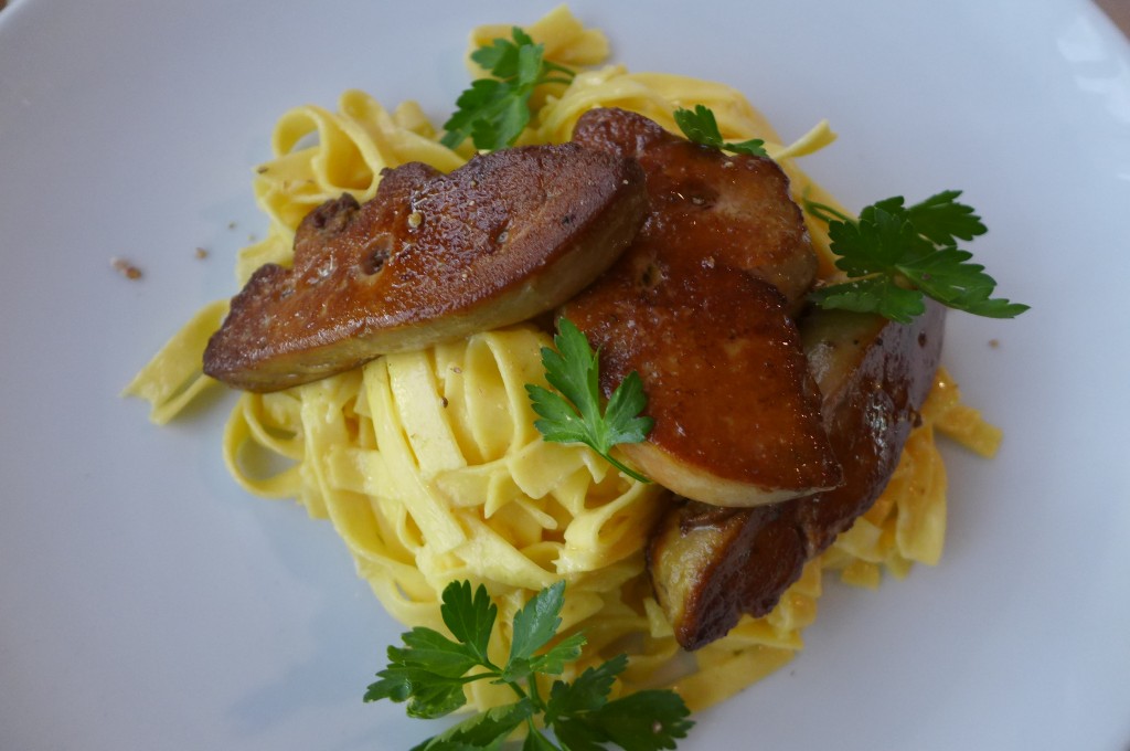 Foie gras chaud aux pâtes fraîches © GP